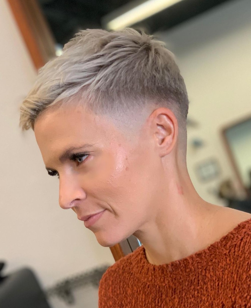 Women’s Extra-Short Ash Blonde Undercut